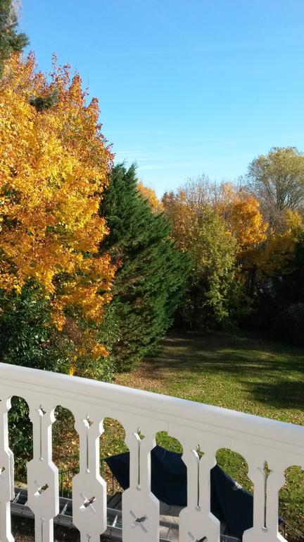 Bed and Breakfast Le Chalet De Luxe Saint-Séverin Exterior foto