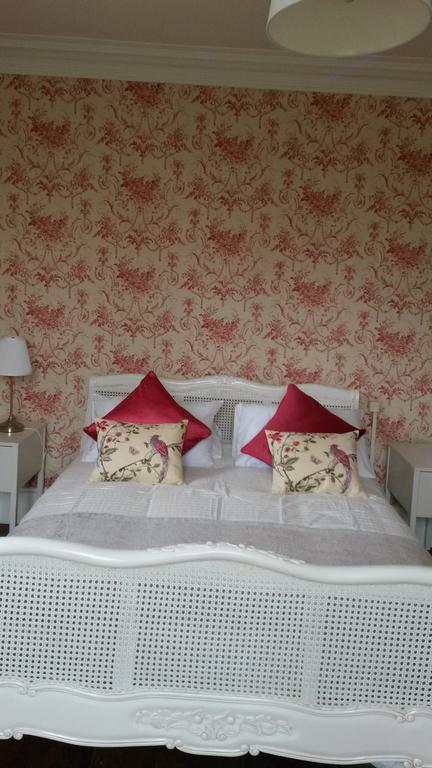 Bed and Breakfast Le Chalet De Luxe Saint-Séverin Exterior foto
