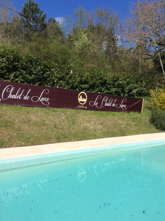 Bed and Breakfast Le Chalet De Luxe Saint-Séverin Exterior foto
