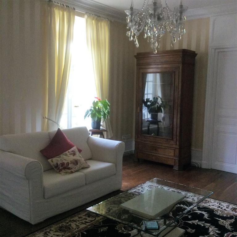 Bed and Breakfast Le Chalet De Luxe Saint-Séverin Exterior foto