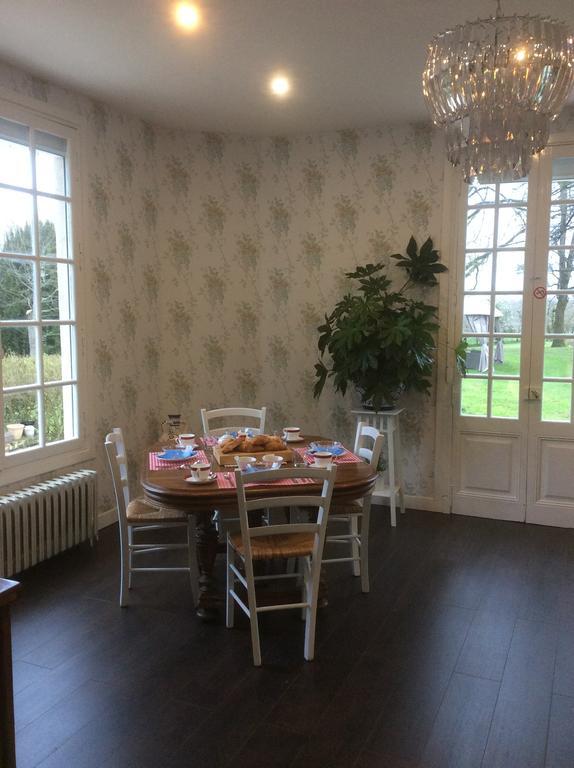 Bed and Breakfast Le Chalet De Luxe Saint-Séverin Exterior foto