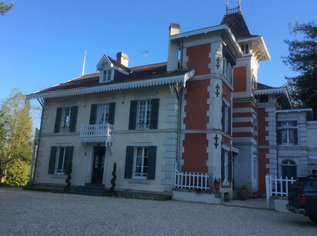 Bed and Breakfast Le Chalet De Luxe Saint-Séverin Exterior foto