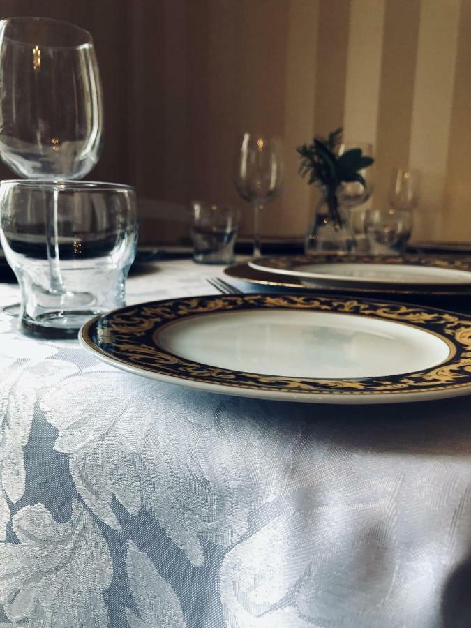 Bed and Breakfast Le Chalet De Luxe Saint-Séverin Exterior foto